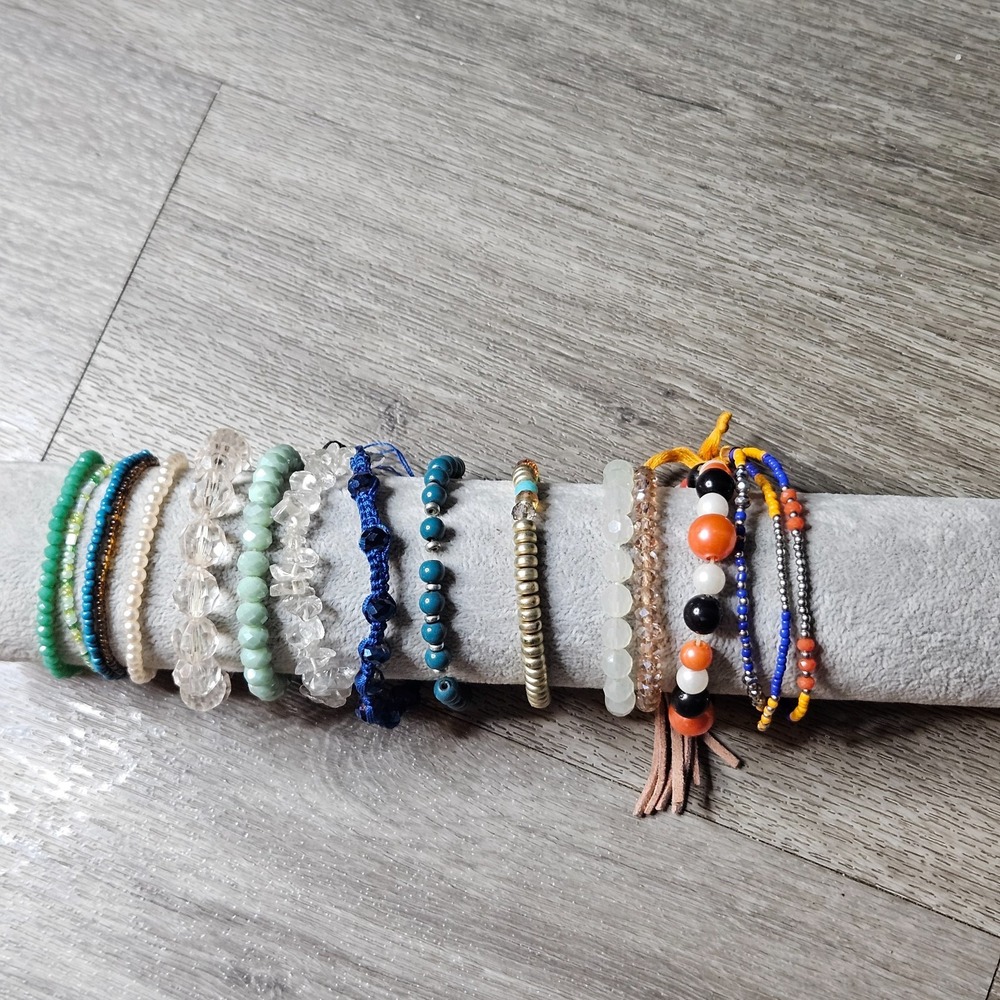 Lot Of 15 Vintage Women's Bracelets boho stretchy